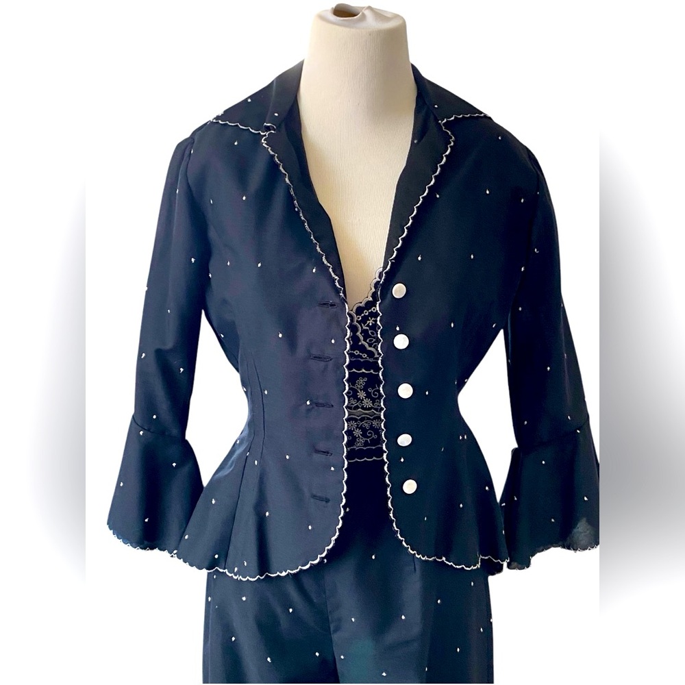 Patricia Rhodes Cotton Peplum Eyelet Button Down Top. Black/ White  4